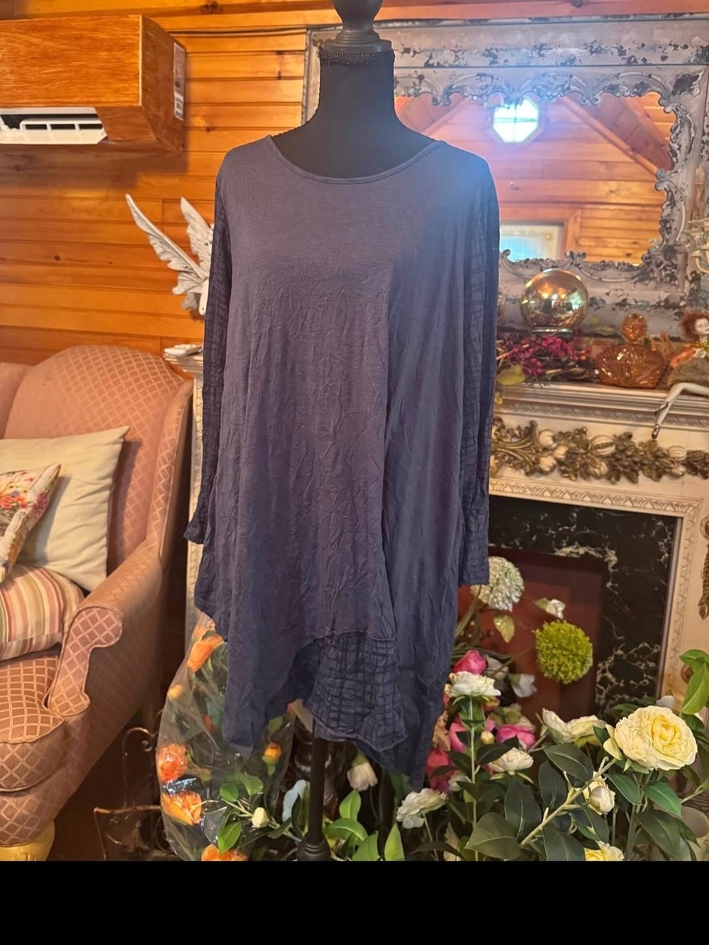 Women's Navy Long-Sleeve Asymmetrical Tunic Top
